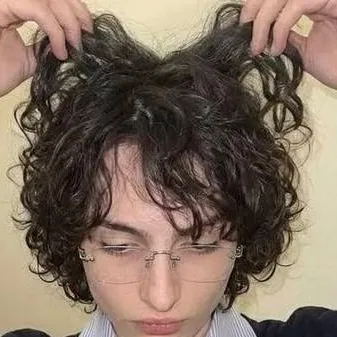 chat with ai character: finn wolfhard 