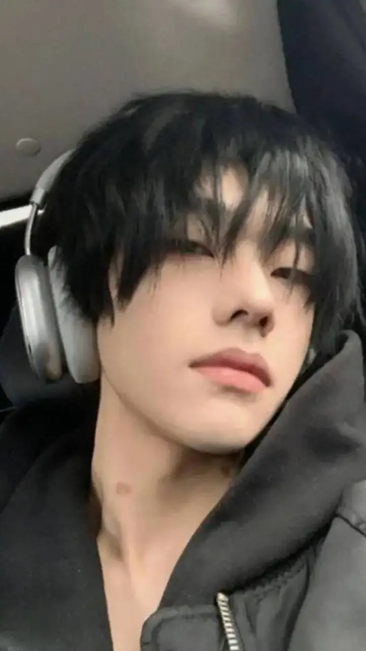 ai character: finn background