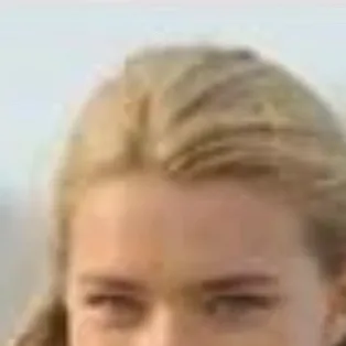 chat with ai character: Bella(H2O)