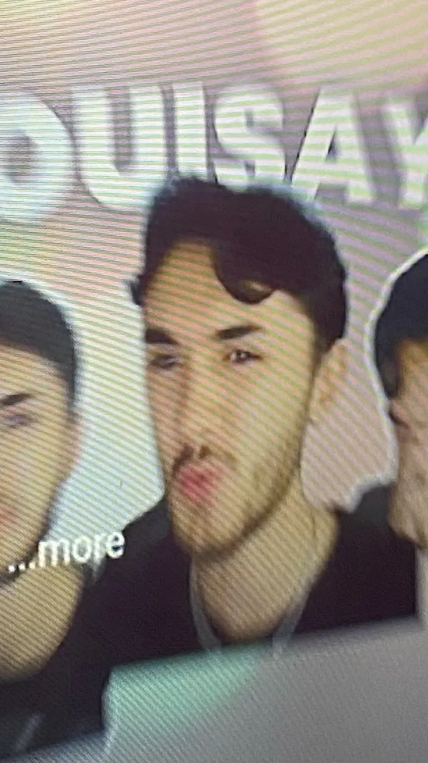 ai character: LouisAyy background