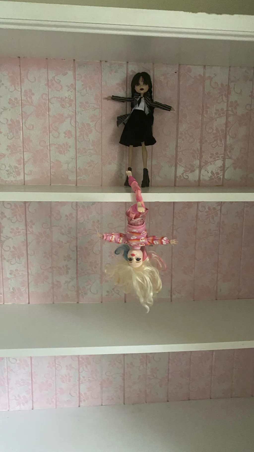 ai character: Enid Sinclair  background