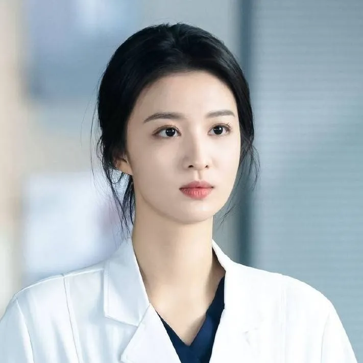 chat with ai character: doctor oh
