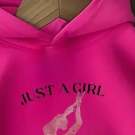 chat with ai character: gymnastics jumper