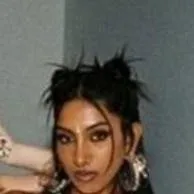 chat with ai character: lara