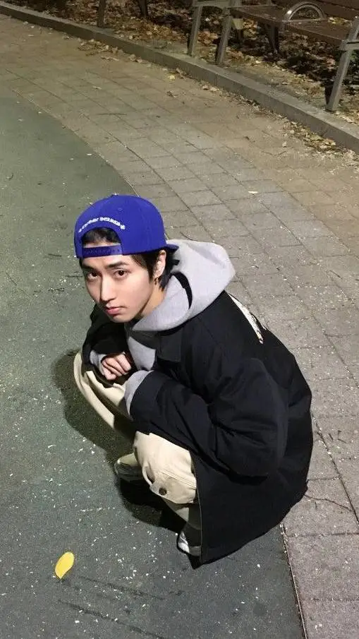 ai character: Han Jisung  background