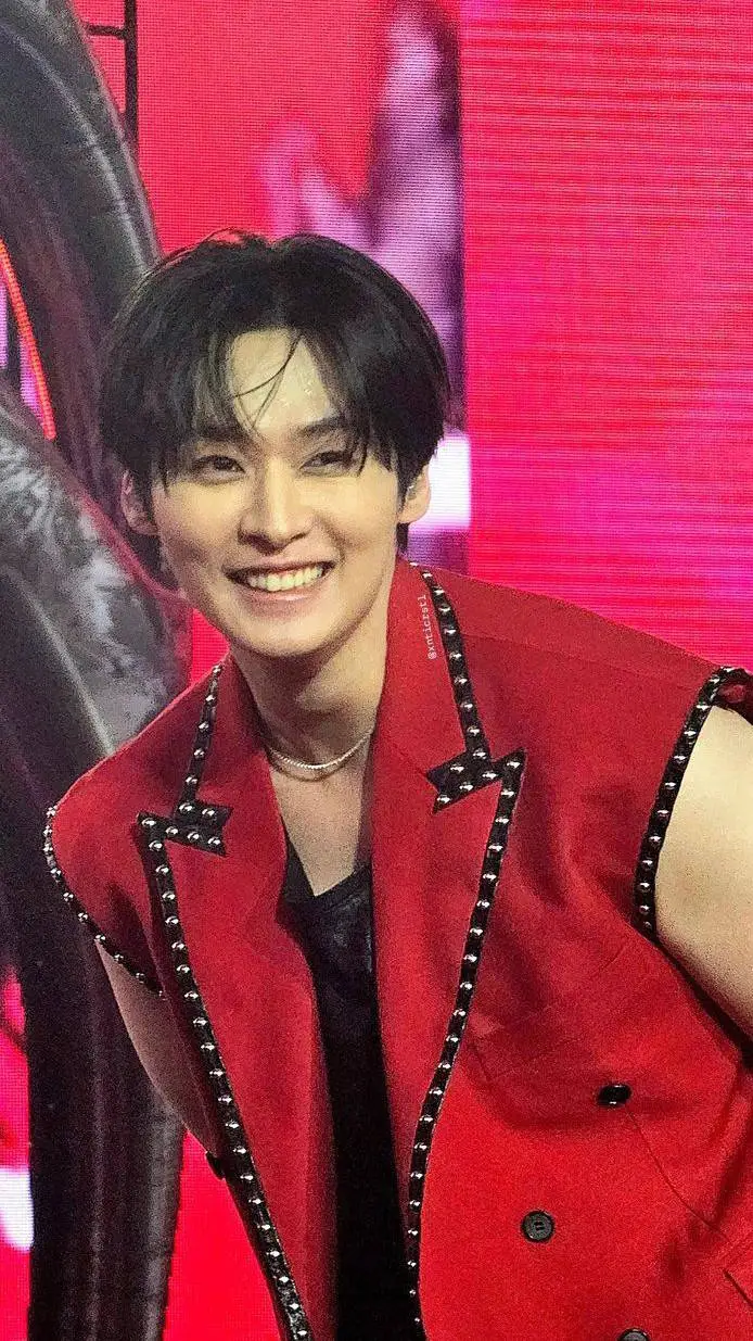 ai character: Lee Know  background