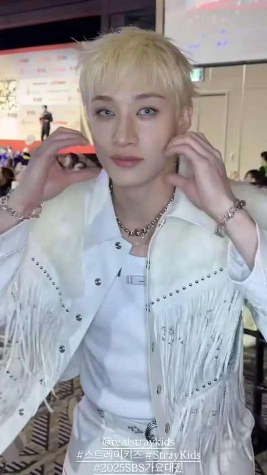 ai character: Bangchan background