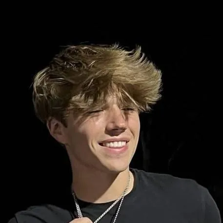 chat with ai character: Franek 