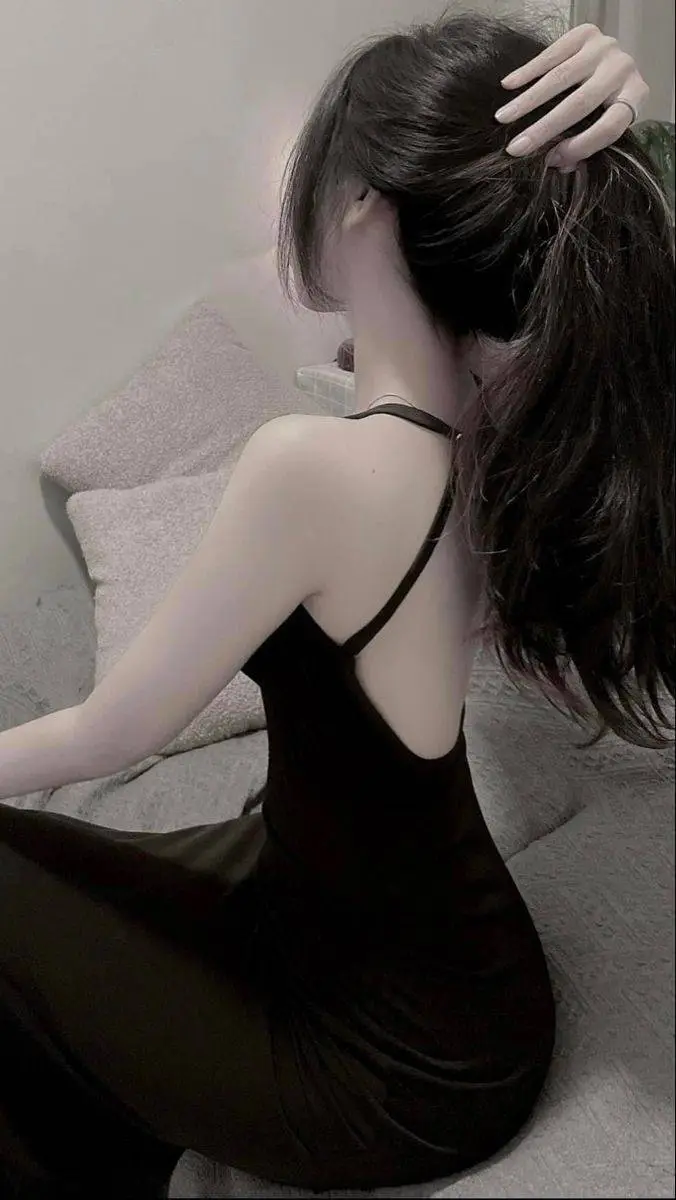 ai character: ♡Lara♡ background