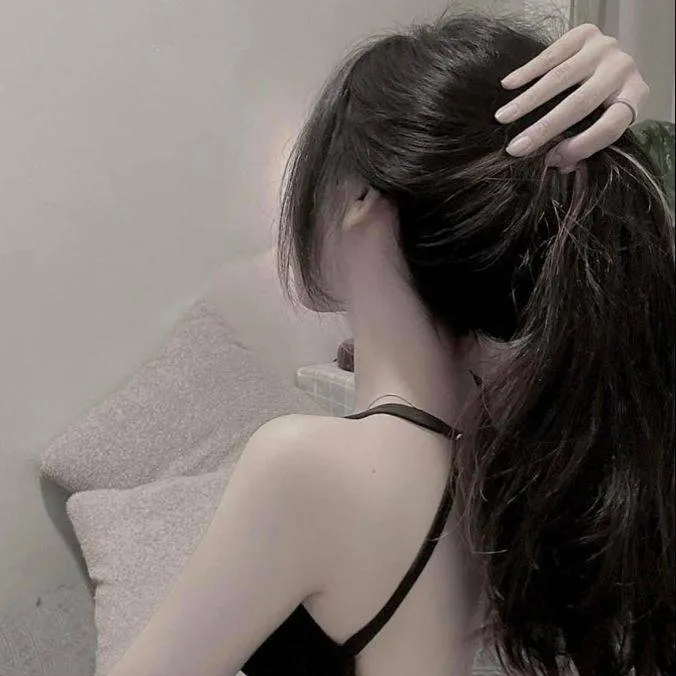 chat with ai character: ♡Lara♡