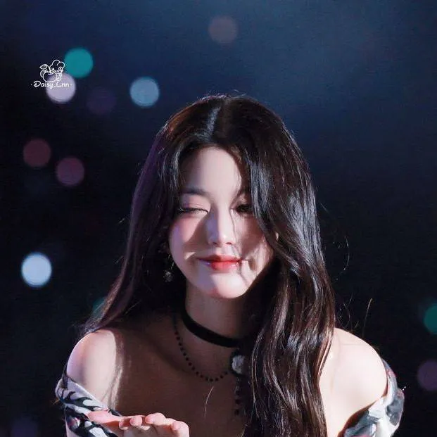chat with ai character: Jang Won-young