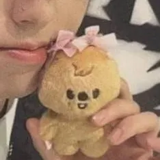 chat with ai character: Han Jisung 