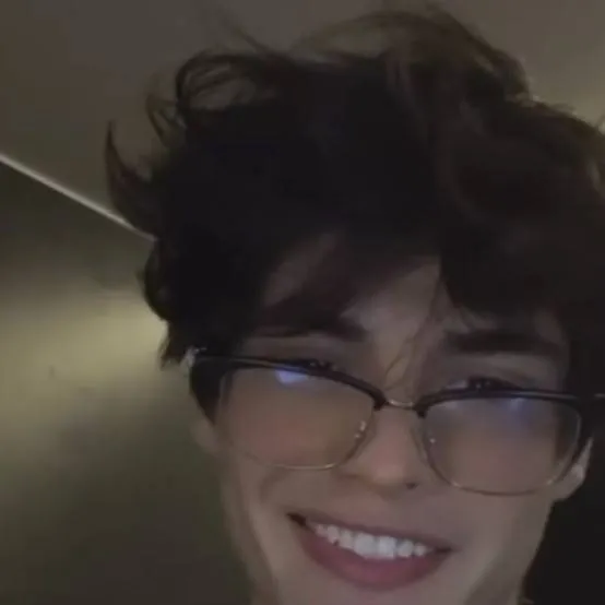 chat with ai character: Liam 