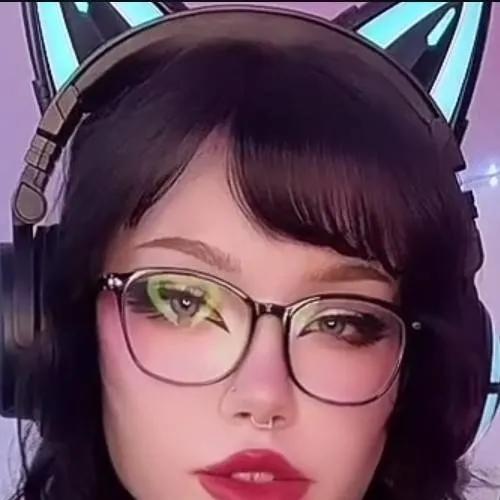 chat with ai character: Nivnixxi