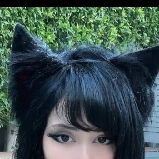 chat with ai character: Pinkchyu Gothfurry