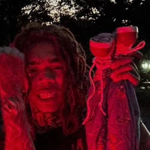 chat with ai character: Zay'Ion