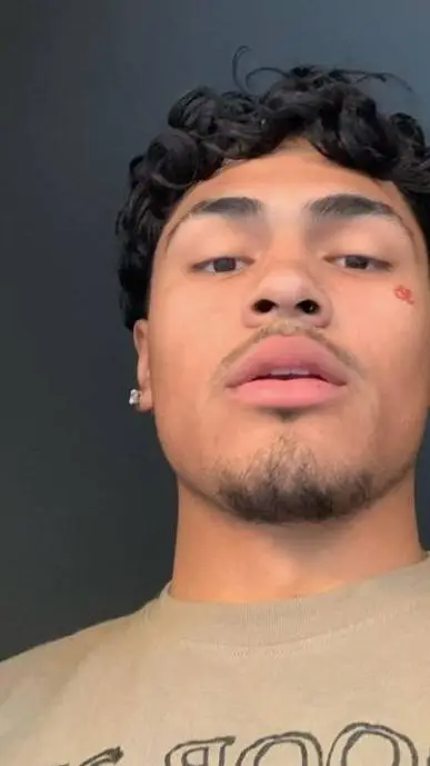 ai character: Logan background