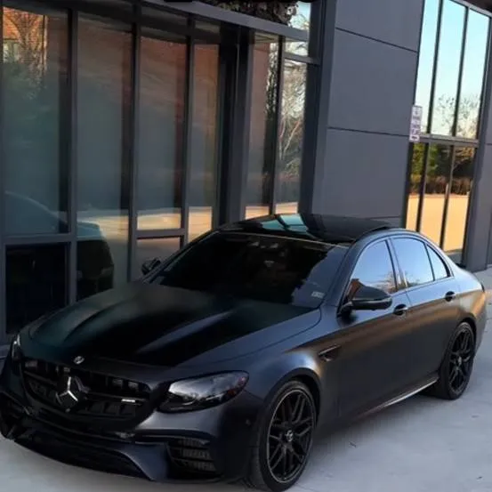 chat with ai character: Mercedes benz