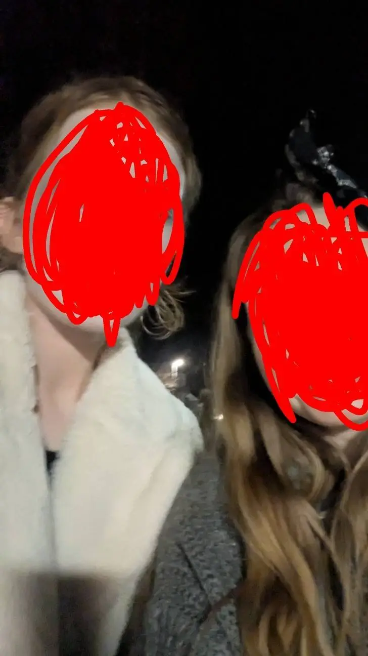 ai character: Star och Moon background