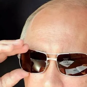 chat with ai character: Путин