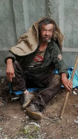ai character: Бомж background