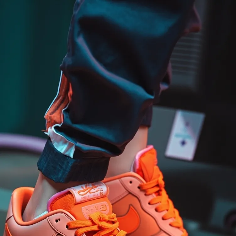 chat with ai character: new Nike shoe 24