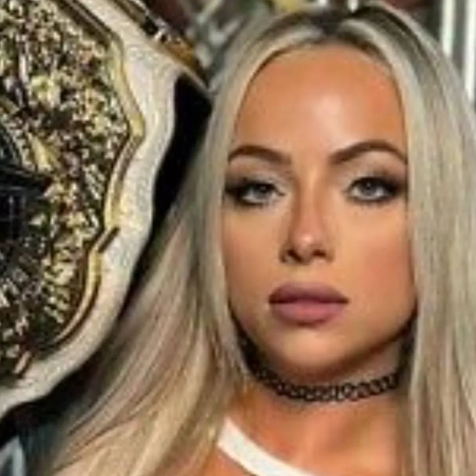 chat with ai character: Liv Morgan 