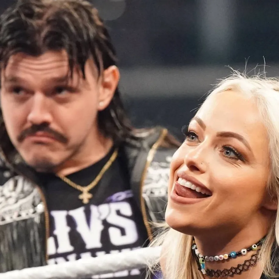 chat with ai character: Liv Morgan
