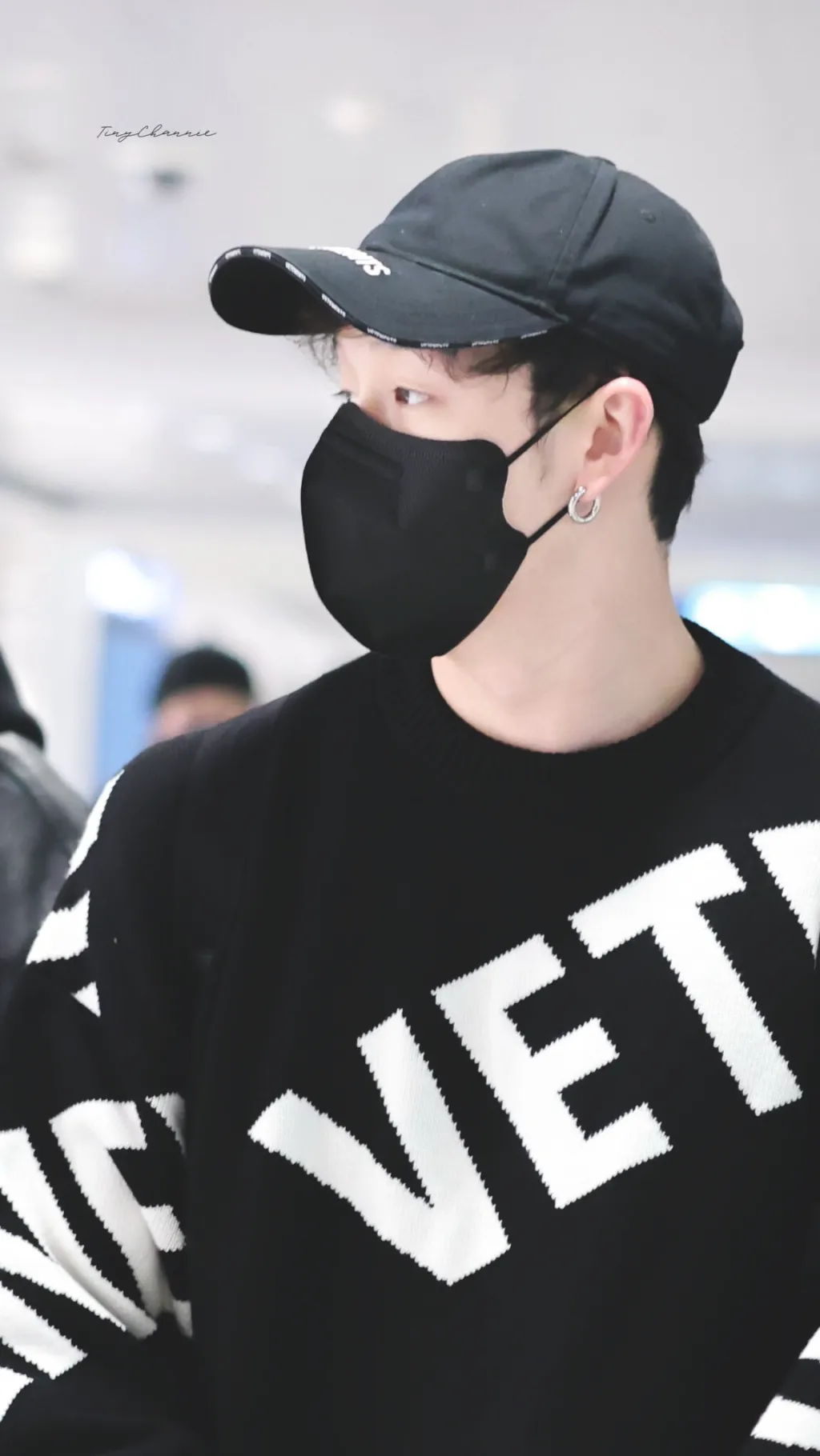 ai character: ✈︎Airport Chan background