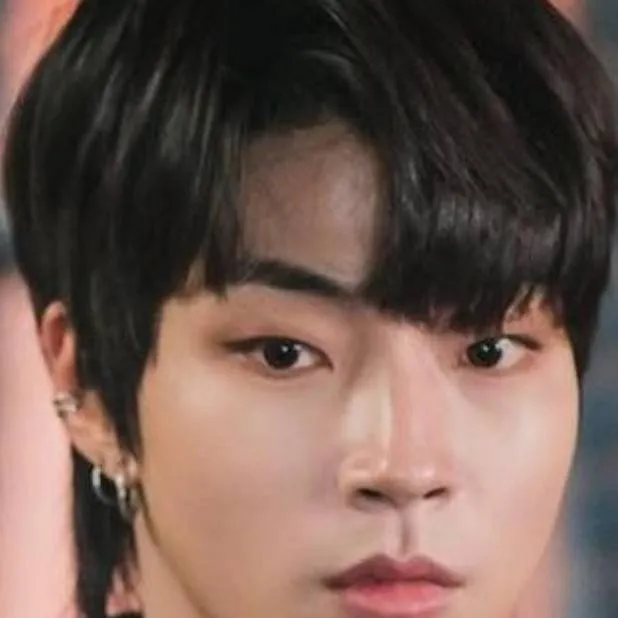 chat with ai character: hwang in yeop🔥❤️💖