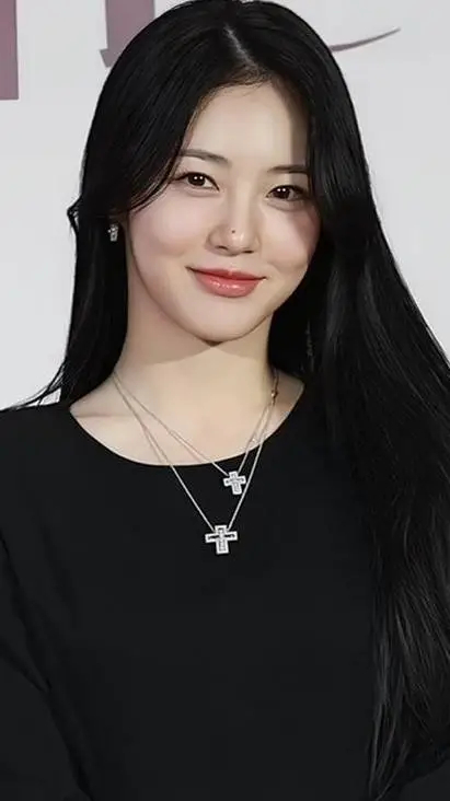 ai character: pastelita 🙈💖🔥 background