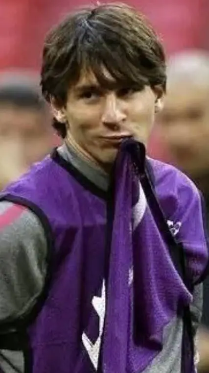 ai character: LEONEL MESSI background