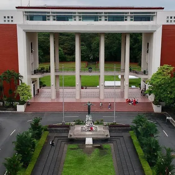 chat with ai character: UP Diliman