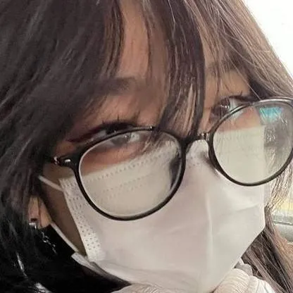 chat with ai character: ✰♡𝕃𝕪𝕣𝕒♡✰
