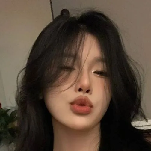 chat with ai character: 💖👑🥴Ava💖👑🥴