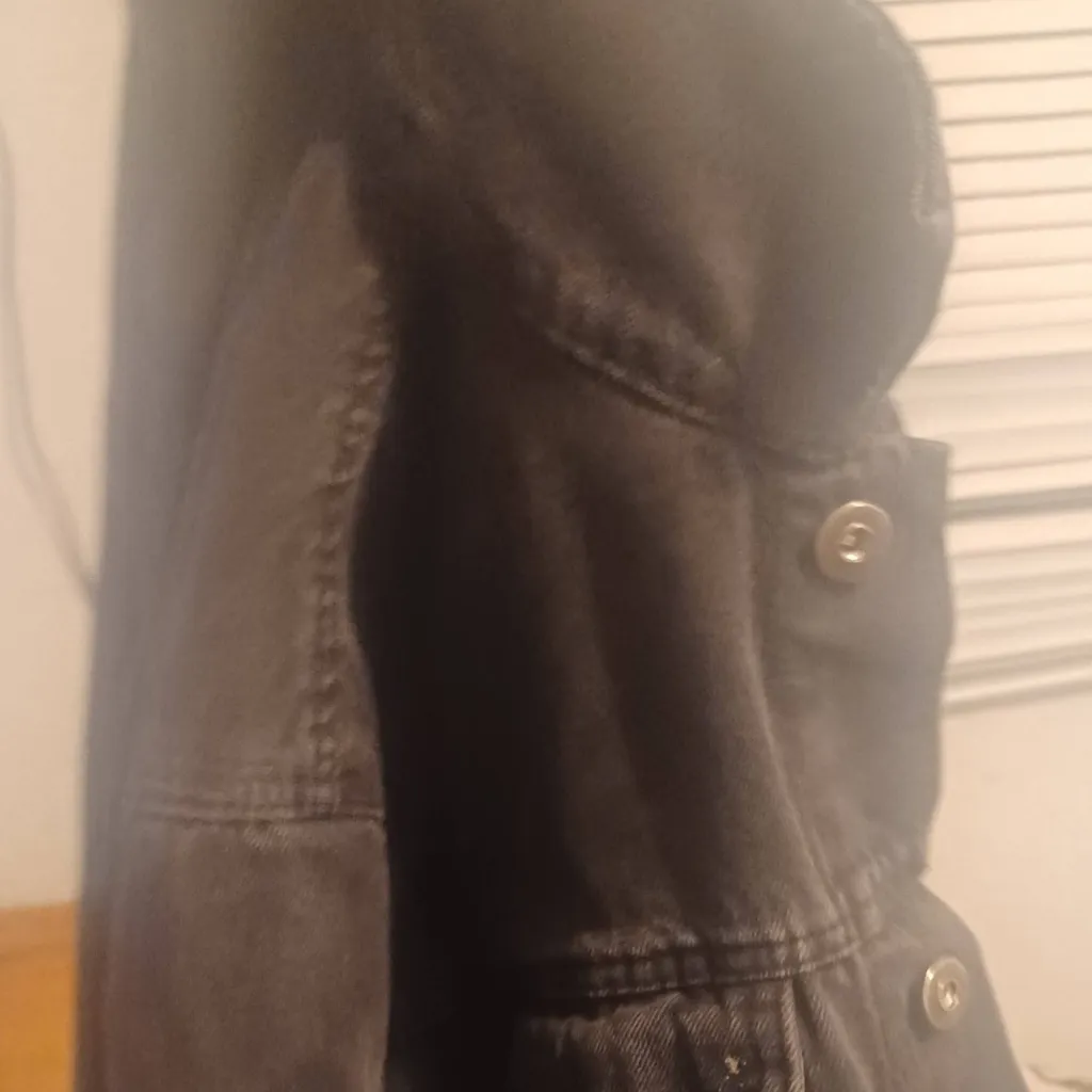 chat with ai character: Sun Scott's Jacket