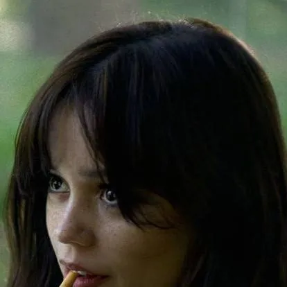 chat with ai character: Jenna Ortega