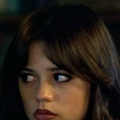 chat with ai character: Jenna Ortega