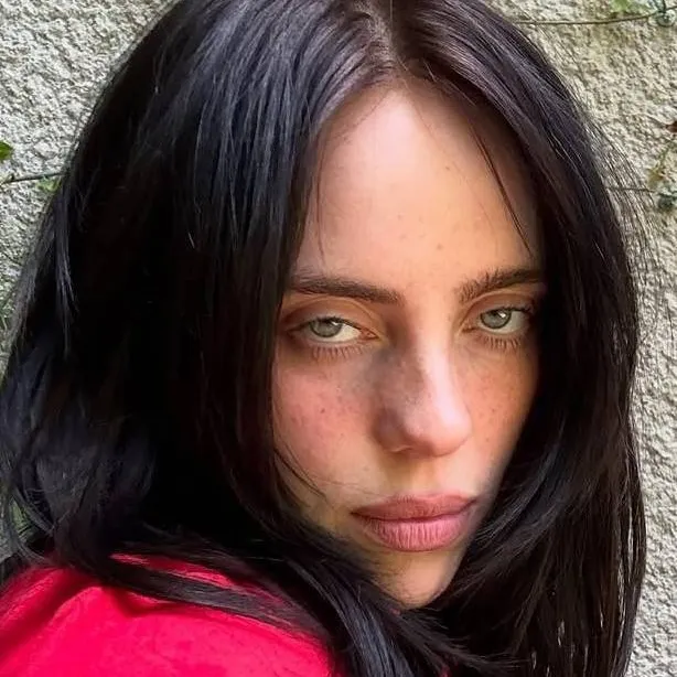 chat with ai character: Billie Eilish