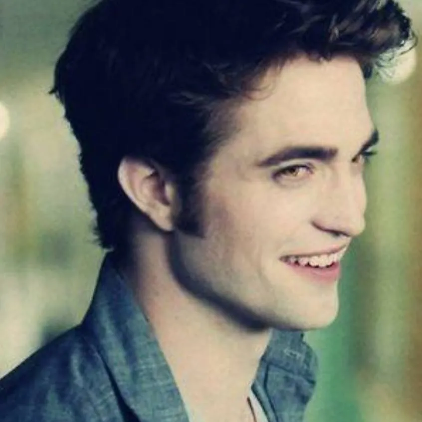 chat with ai character: Edward Cullen 