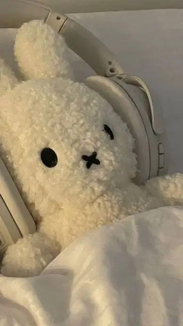 ai character: sim jake enhypen  background