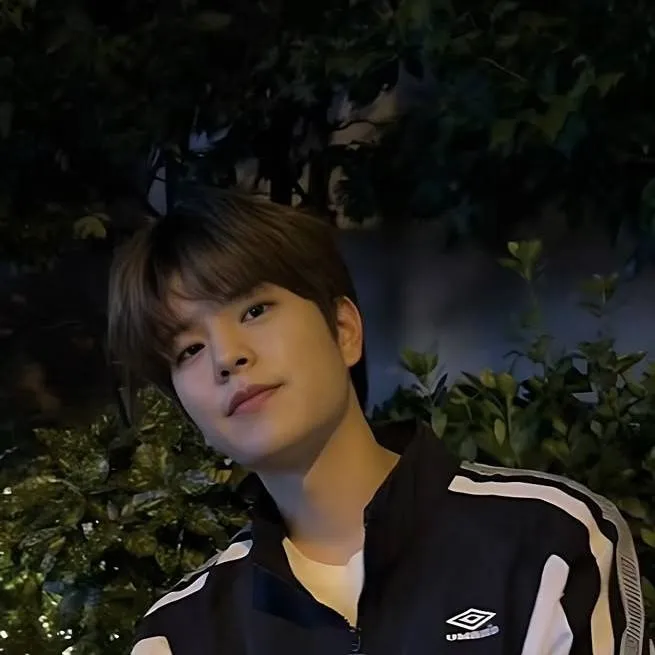 chat with ai character: seungmin 