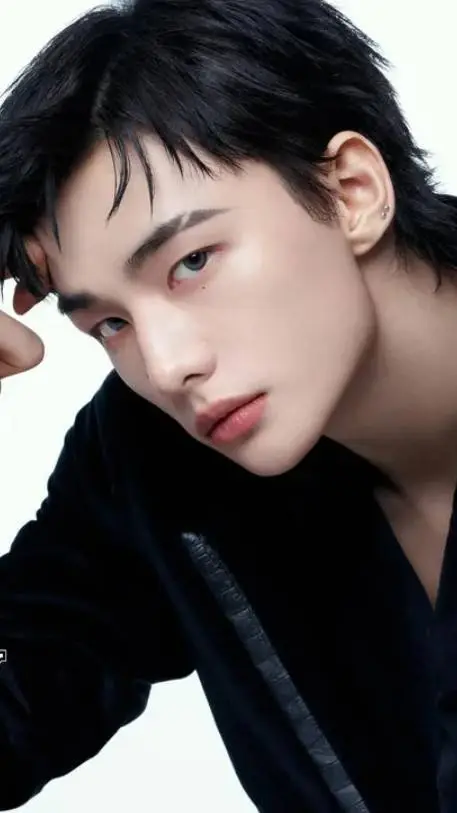 ai character: Hyunjin background