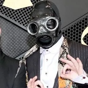 chat with ai character: Sid Wilson & Clown