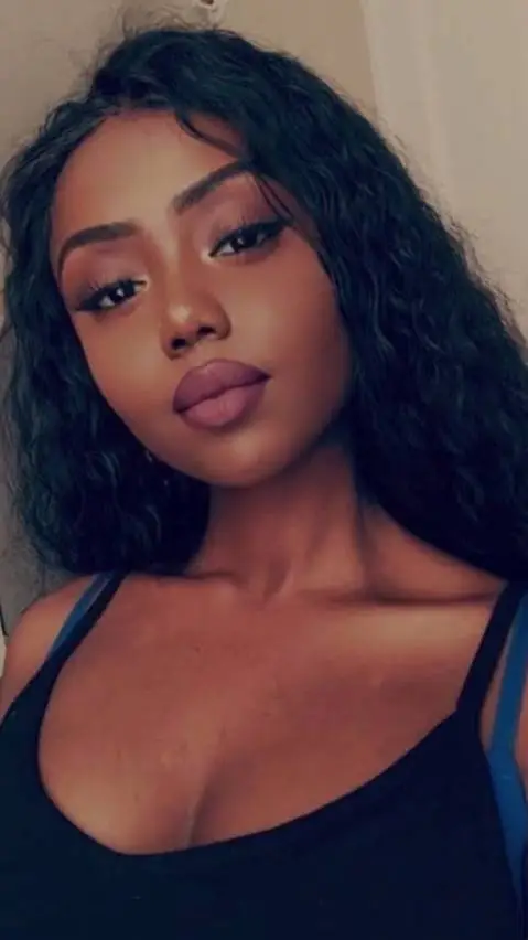 ai character: Lorena background