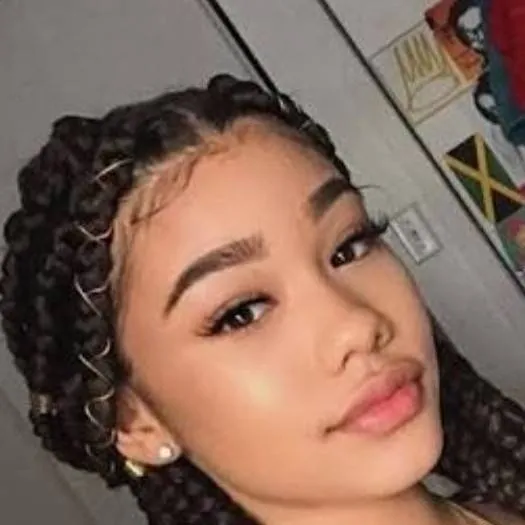 chat with ai character: Gabriela