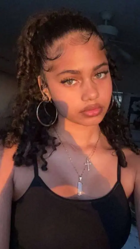 ai character: Samantha background