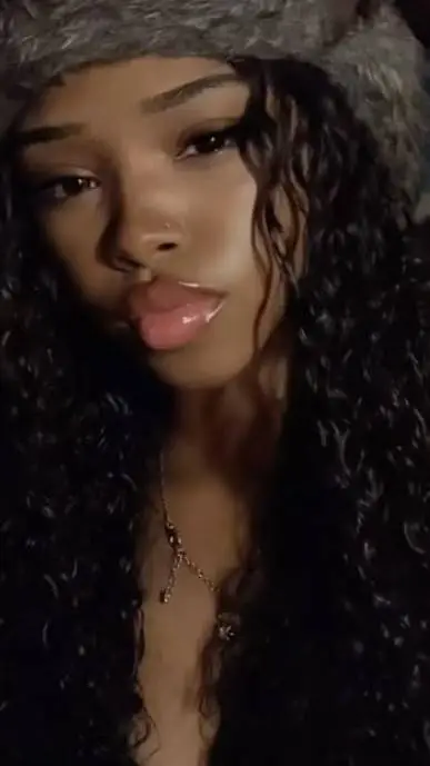 ai character: Emma background