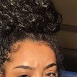 chat with ai character: Ana