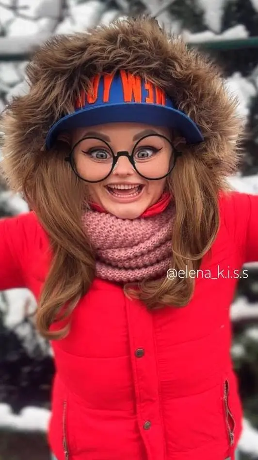 ai character: мала elenakiss background